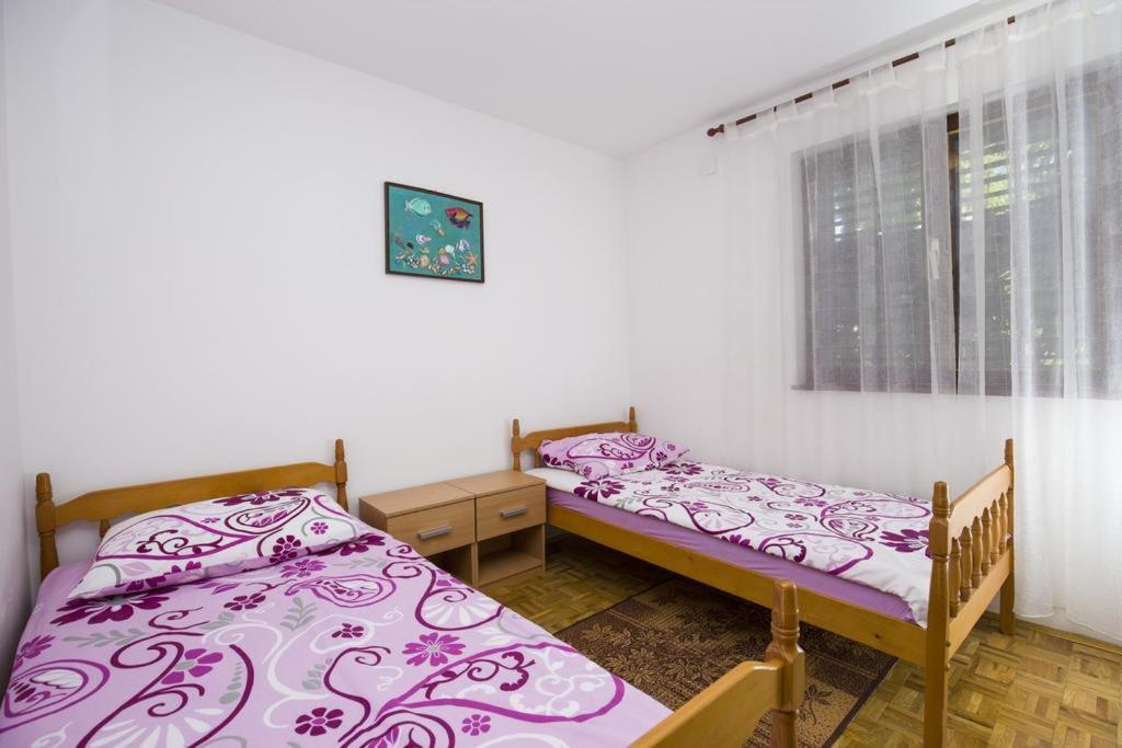 Apartman Laurus Малинска Екстериор снимка